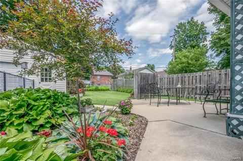 8907 Apache Ln, Saint Louis, MO 63114 photo 2