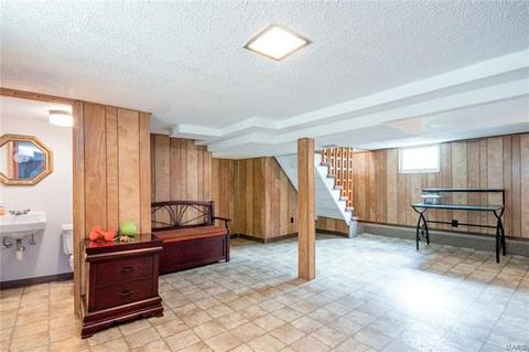 8907 Apache Ln, Saint Louis, MO 63114 photo 25
