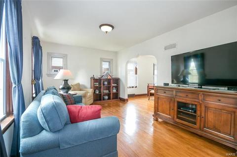 8907 Apache Ln, Saint Louis, MO 63114 photo 9