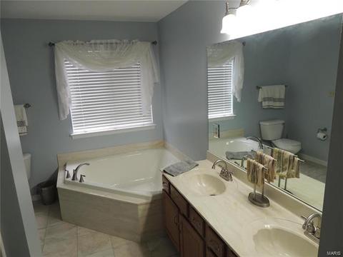 1222 Bedford Falls Ct, Ballwin, MO 63021 photo 20