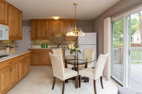 906 Almond Hill Ct, Manchester, MO 63021 photo 3