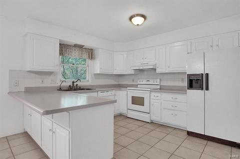 1145 Marsh Ave, Ellisville, MO 63011 photo 6