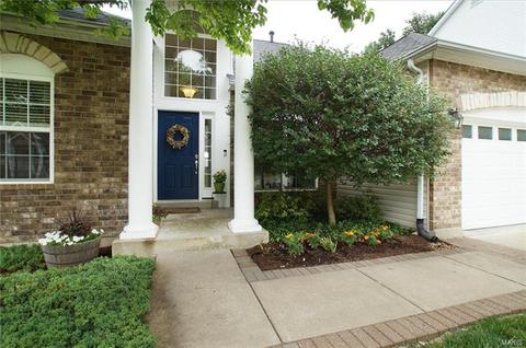 1108 Dogwood Ln, Ballwin, MO 63021 photo 2