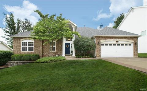 1108 Dogwood Ln, Ballwin, MO 63021 photo 1