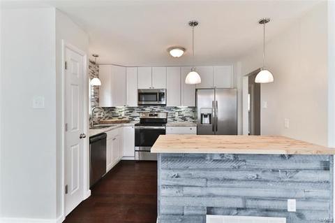 241 Ballwin Ave, Ballwin, MO 63021 photo 4