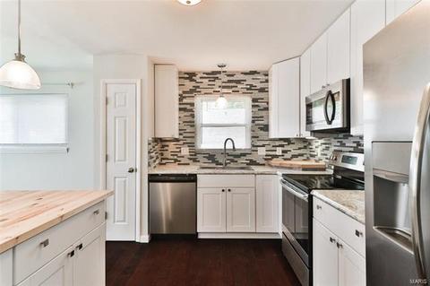 241 Ballwin Ave, Ballwin, MO 63021 photo 5