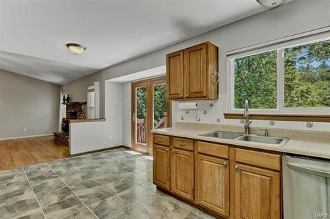 306 Birmingham Dr, O'fallon, MO 63366 photo 9