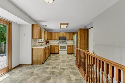 306 Birmingham Dr, O'fallon, MO 63366 photo 5