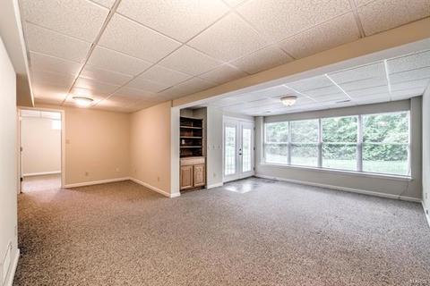 201 Ozark Meadows Dr, Weldon Spring, MO 63304 photo 5