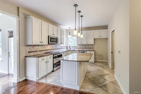 201 Ozark Meadows Dr, Weldon Spring, MO 63304 photo 18