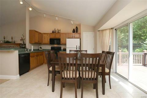 511 Elm Crossing Ct, Ballwin, MO 63021 photo 8