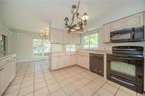 400 Nottingham Dr, Ballwin, MO 63011 photo 15