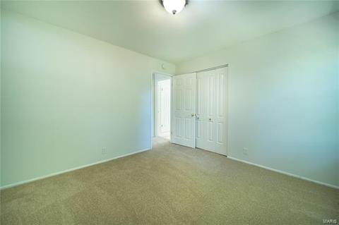 400 Nottingham Dr, Ballwin, MO 63011 photo 8