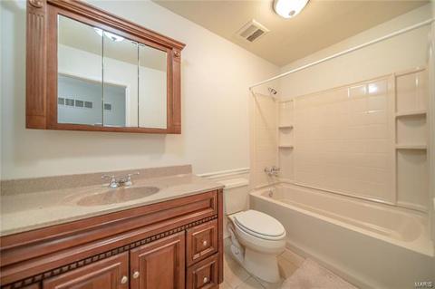 400 Nottingham Dr, Ballwin, MO 63011 photo 6