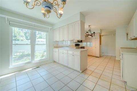 400 Nottingham Dr, Ballwin, MO 63011 photo 14