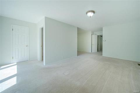 400 Nottingham Dr, Ballwin, MO 63011 photo 7