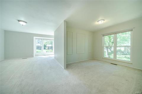 400 Nottingham Dr, Ballwin, MO 63011 photo 5