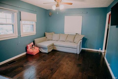 7083 Mardel Ave, Saint Louis, MO 63109 photo 4