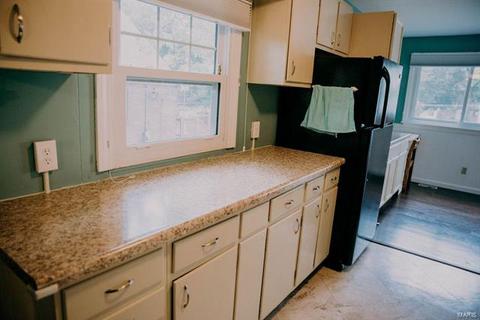 7083 Mardel Ave, Saint Louis, MO 63109 photo 9