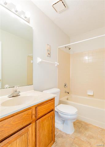 446 Elm Xing, Ballwin, MO 63021 photo 26