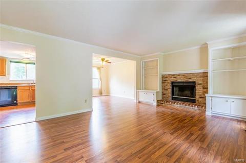 446 Elm Xing, Ballwin, MO 63021 photo 4
