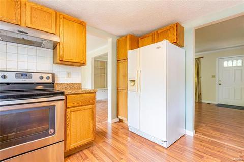 446 Elm Xing, Ballwin, MO 63021 photo 14