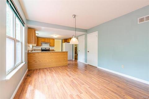 446 Elm Xing, Ballwin, MO 63021 photo 16