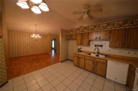 2565 Dunmore Cir, O'fallon, MO 63368 photo 9
