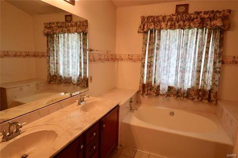 2565 Dunmore Cir, O'fallon, MO 63368 photo 18