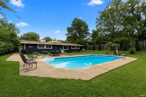 1414 Lark Ave, Saint Louis, MO 63122 photo 3