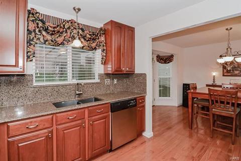 216 Belmonte Cir, O'fallon, MO 63368 photo 8