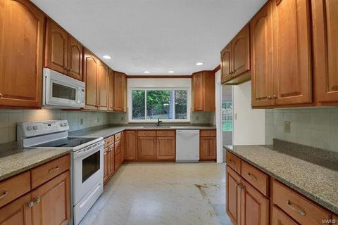 617 Forrester, Manchester, MO 63011 photo 12
