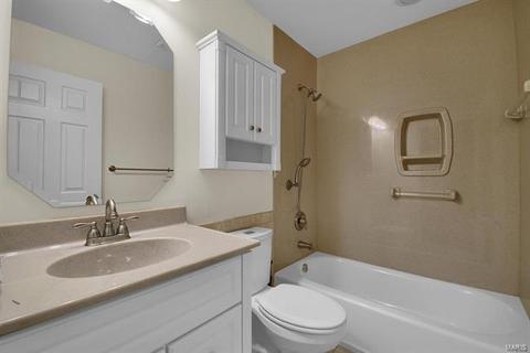 617 Forrester, Manchester, MO 63011 photo 10