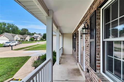 11 Forest Pine Ct, O'fallon, MO 63368 photo 2