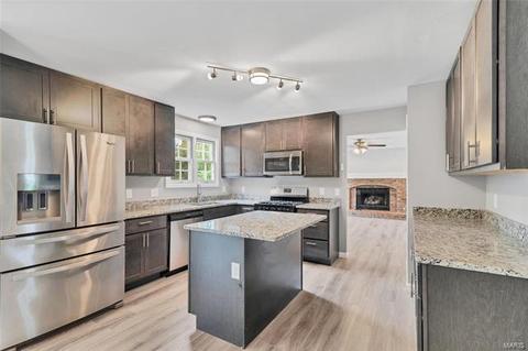 11 Forest Pine Ct, O'fallon, MO 63368 photo 9