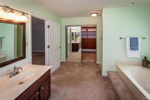 657 Woodhill Estates Dr, Ellisville, MO 63021 photo 16