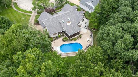 657 Woodhill Estates Dr, Ellisville, MO 63021 photo 2