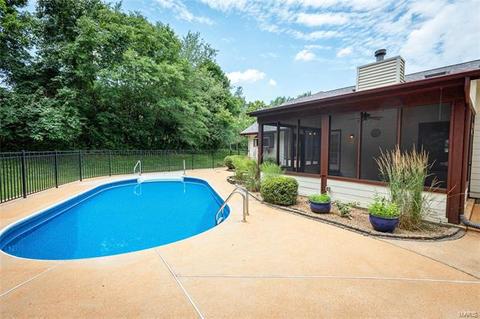 657 Woodhill Estates Dr, Ellisville, MO 63021 photo 3