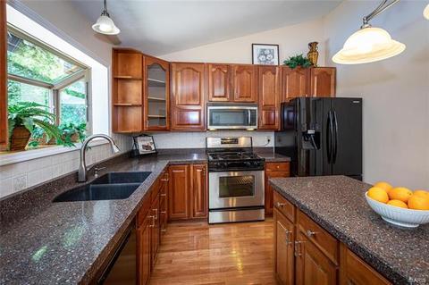 657 Woodhill Estates Dr, Ellisville, MO 63021 photo 9