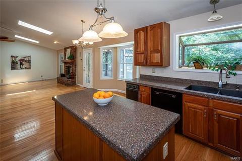 657 Woodhill Estates Dr, Ellisville, MO 63021 photo 10