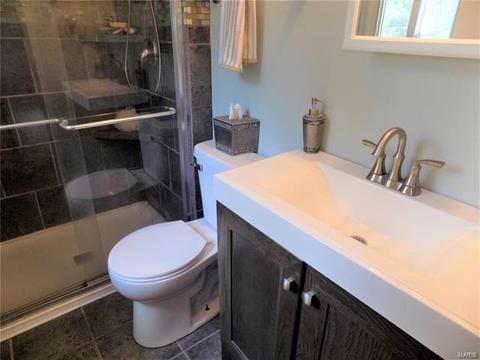946 Brookvale Ter, Ballwin, MO 63021 photo 23