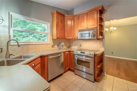 1210 Weatherton Pl, Ballwin, MO 63021 photo 9