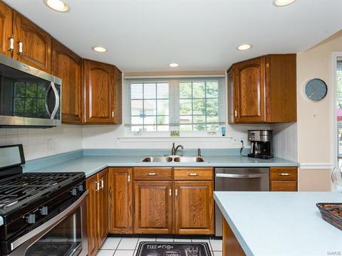 817 Clintwoode, Ballwin, MO 63021 photo 17