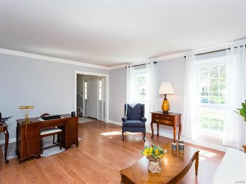817 Clintwoode, Ballwin, MO 63021 photo 4