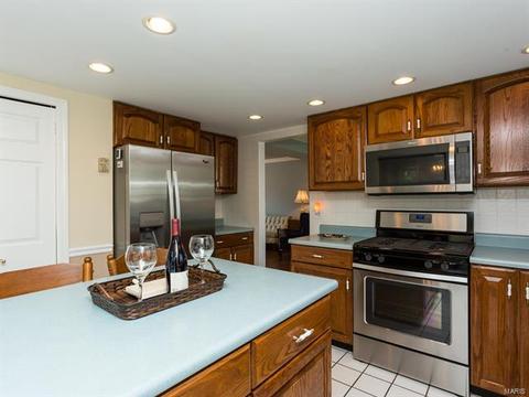 817 Clintwoode, Ballwin, MO 63021 photo 18