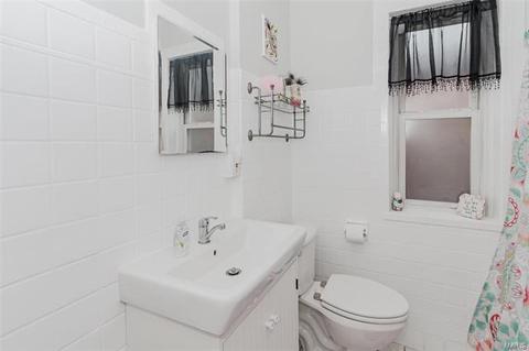 5213 Gresham Ave, Saint Louis, MO 63109 photo 5