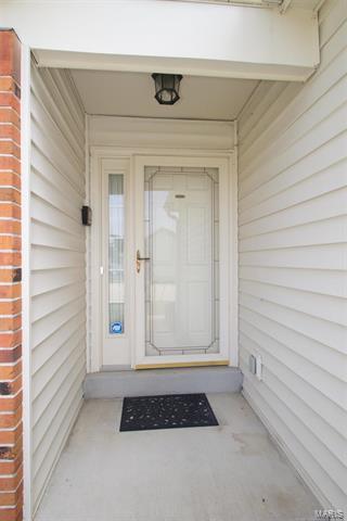 16053 Kerryton Place Dr, Ballwin, MO 63021 photo 2