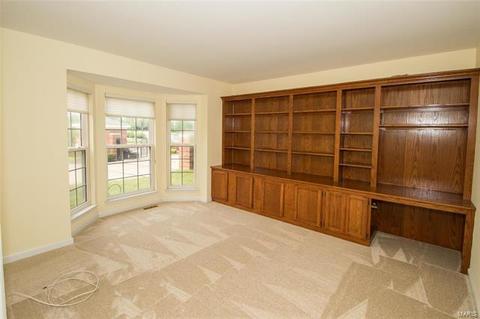 16053 Kerryton Place Dr, Ballwin, MO 63021 photo 4
