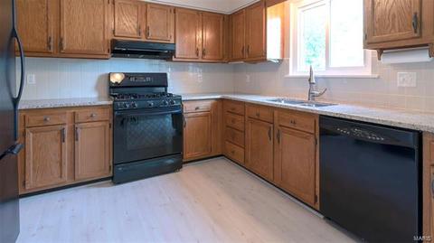 2 Carriage Creek Ct, Ballwin, MO 63021 photo 13