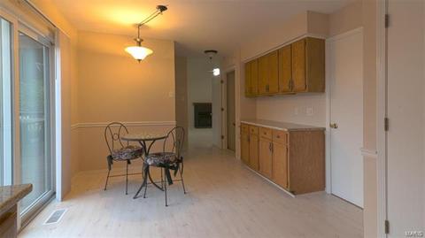 2 Carriage Creek Ct, Ballwin, MO 63021 photo 16